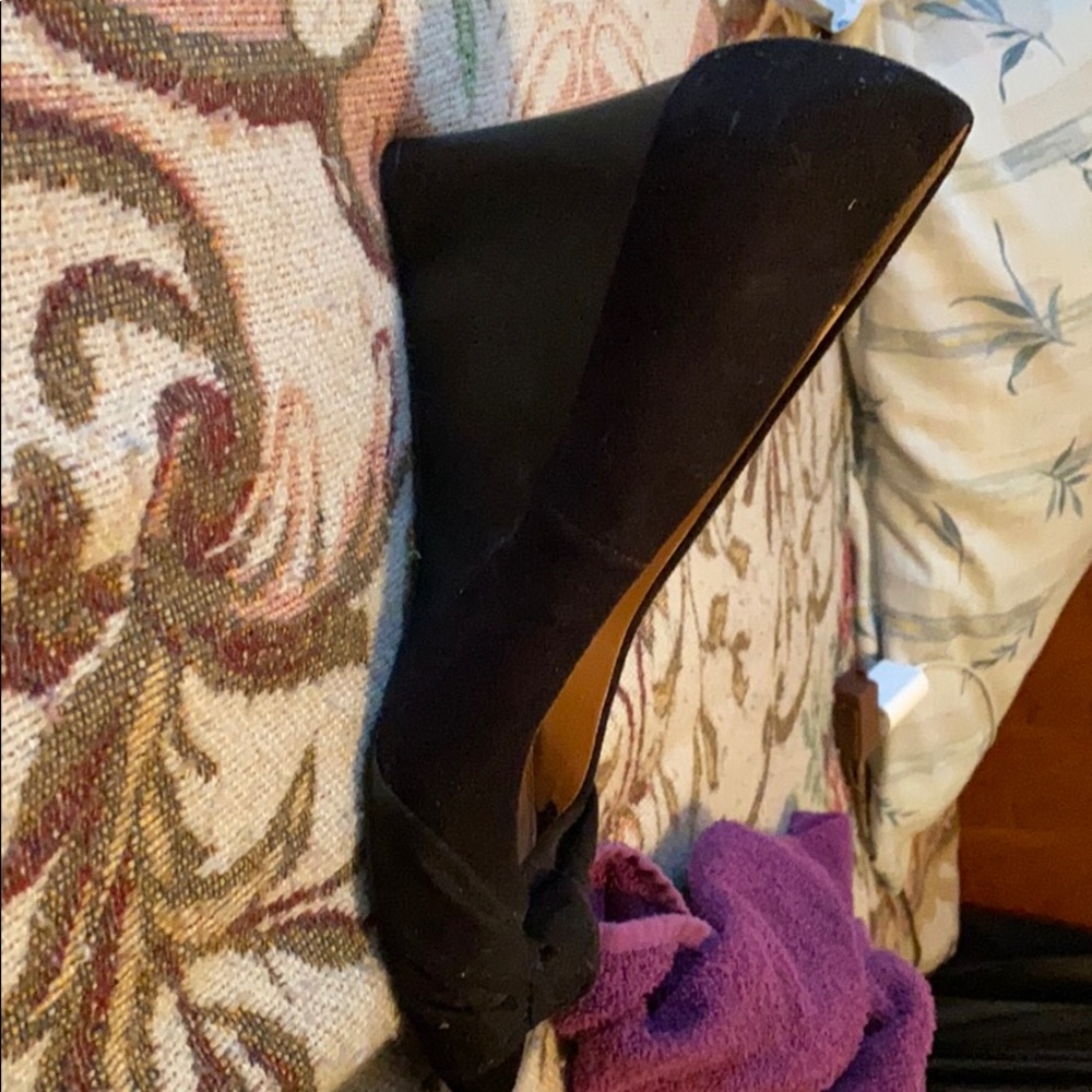 Black wedges in good condition